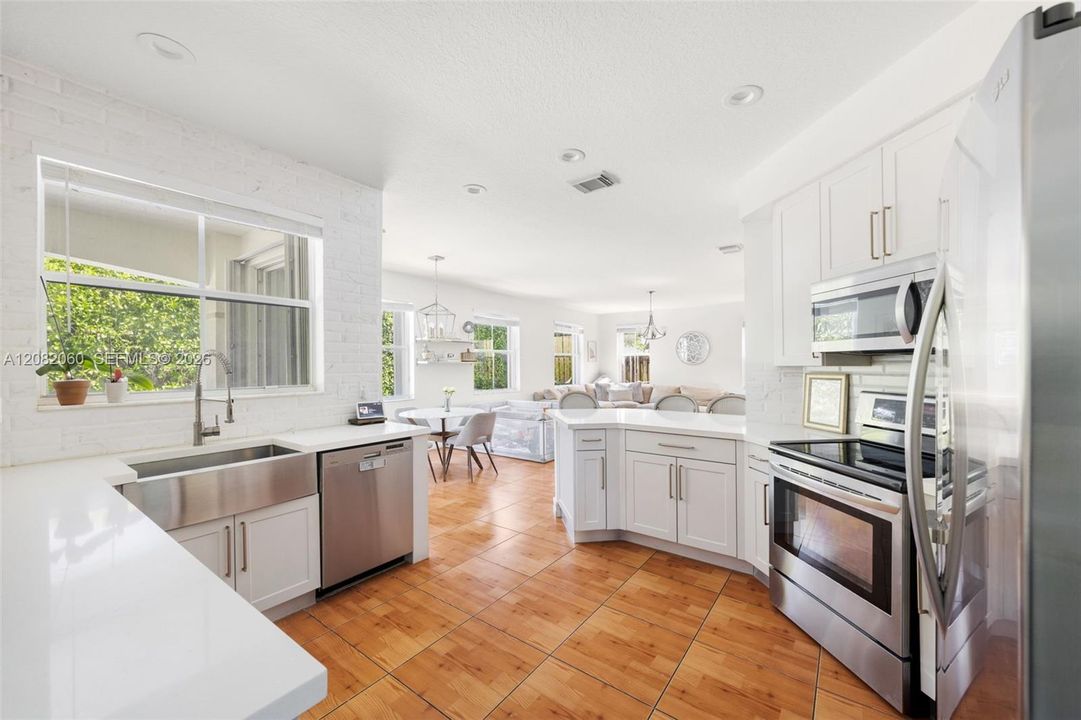 For Sale: $895,000 (3 beds, 3 baths, 2911 Square Feet)