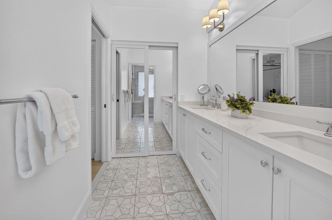 BEAUTIFUL MARBLE FLOORS