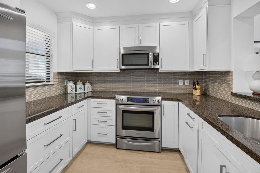 KITCHEN AID STAINLESS APPLIANCES