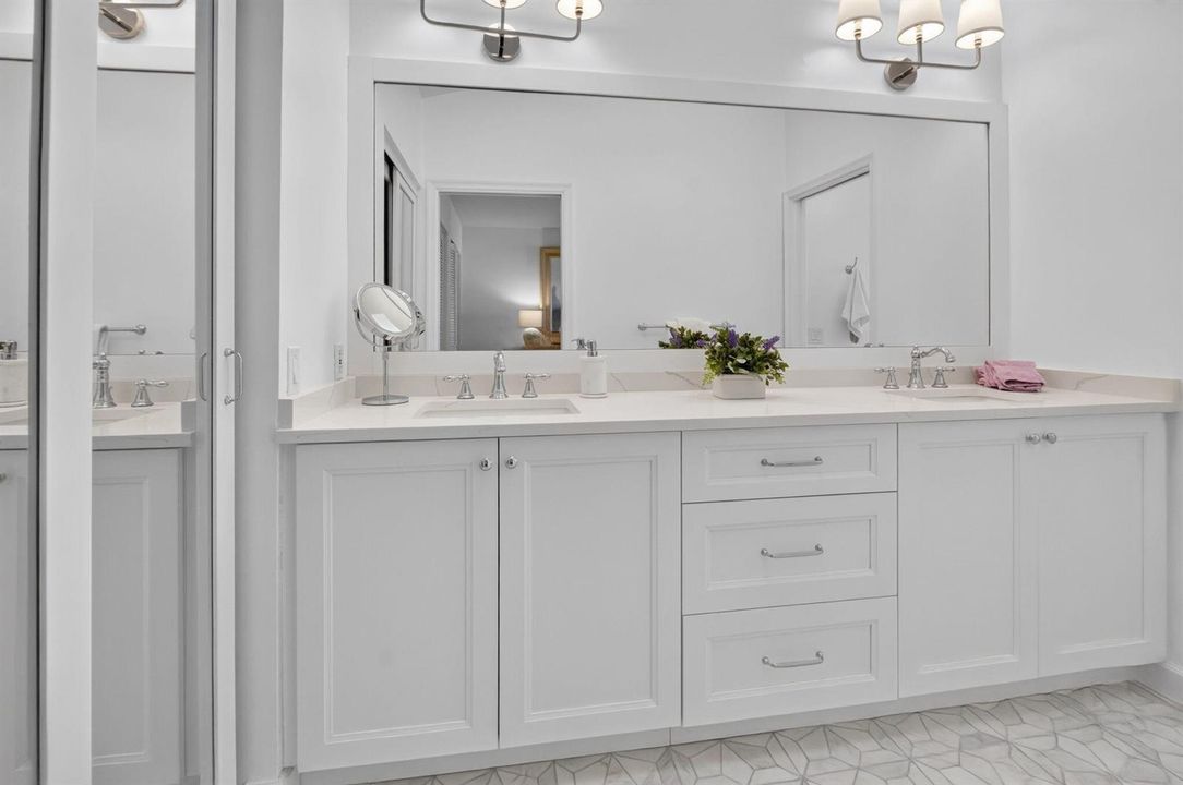 BEAUTIFUL UPDATED PRIMARY BATH