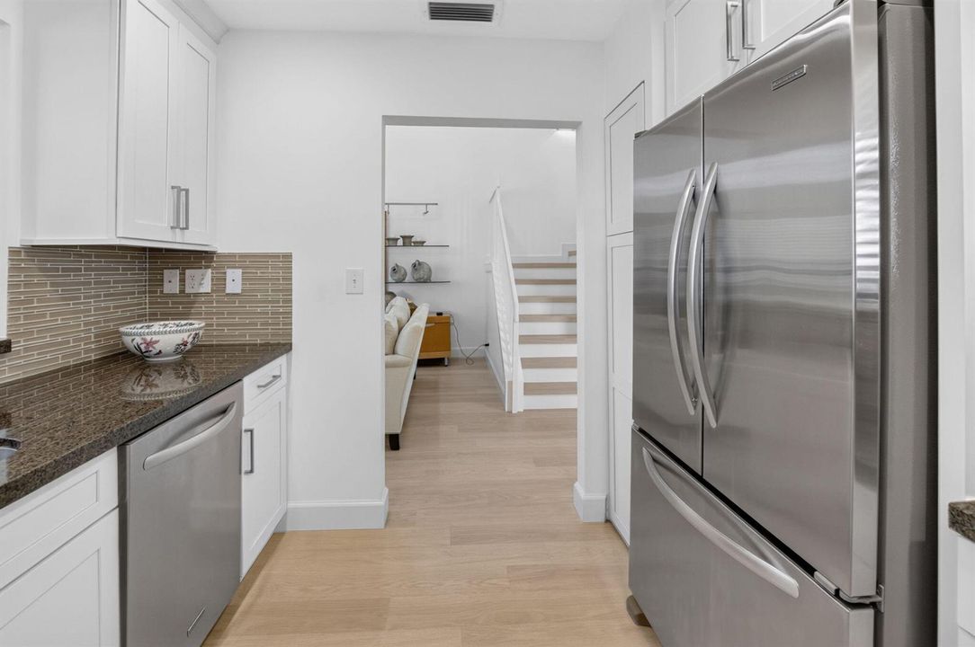 GRANITE COUNTERTOPS