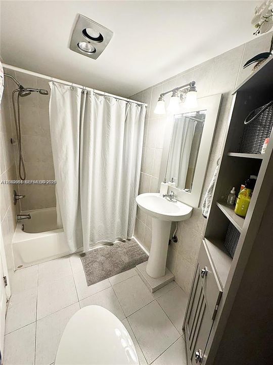 В аренду: $2,250 (2 спален, 2 ванн, 1073 Квадратных фут)