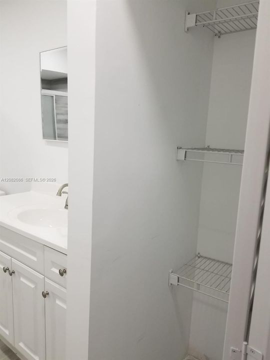 В аренду: $1,900 (1 спален, 1 ванн, 600 Квадратных фут)