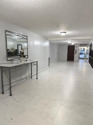 For Sale: $240,000 (1 beds, 1 baths, 690 Square Feet)