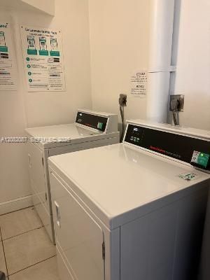 For Sale: $240,000 (1 beds, 1 baths, 690 Square Feet)