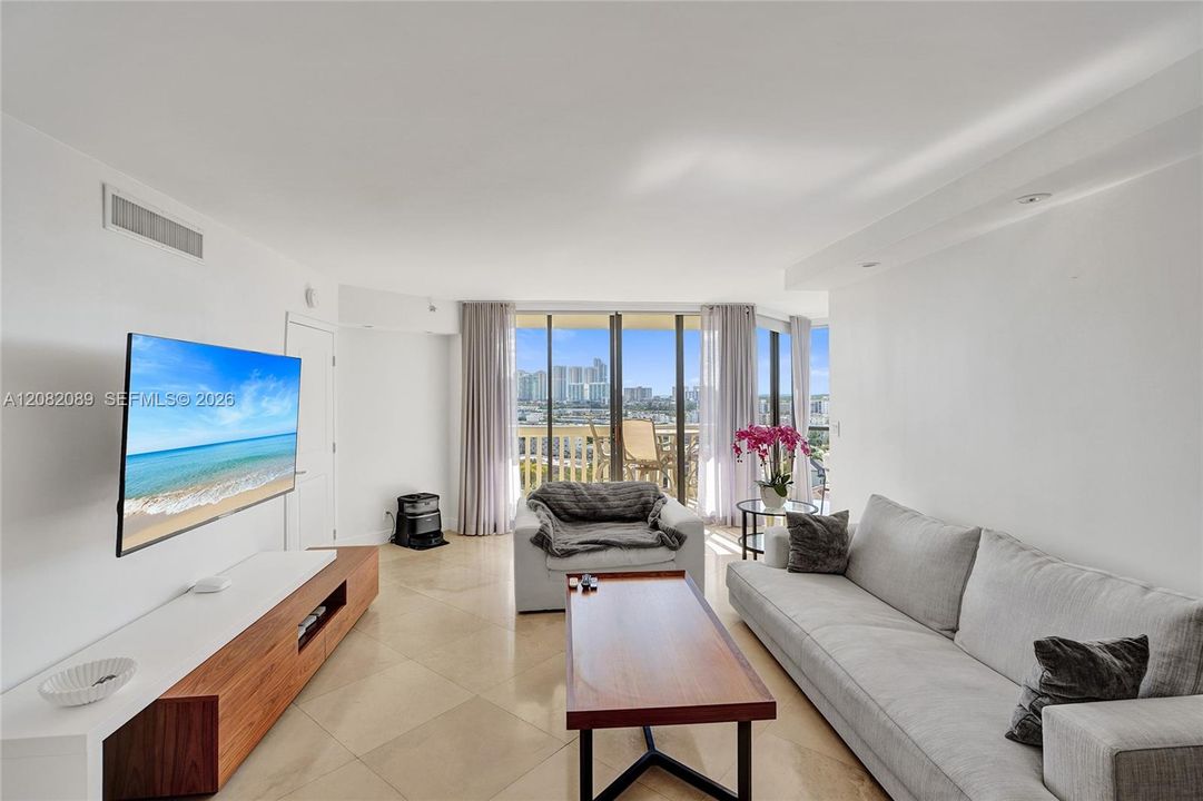 En Renta: $6,999 (3 camas, 3 baños, 1840 Pies cuadrados)