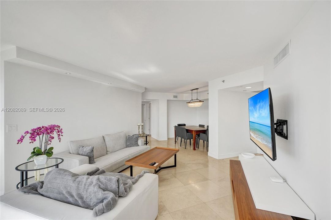 En Renta: $6,999 (3 camas, 3 baños, 1840 Pies cuadrados)