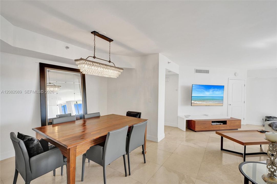 En Renta: $6,999 (3 camas, 3 baños, 1840 Pies cuadrados)