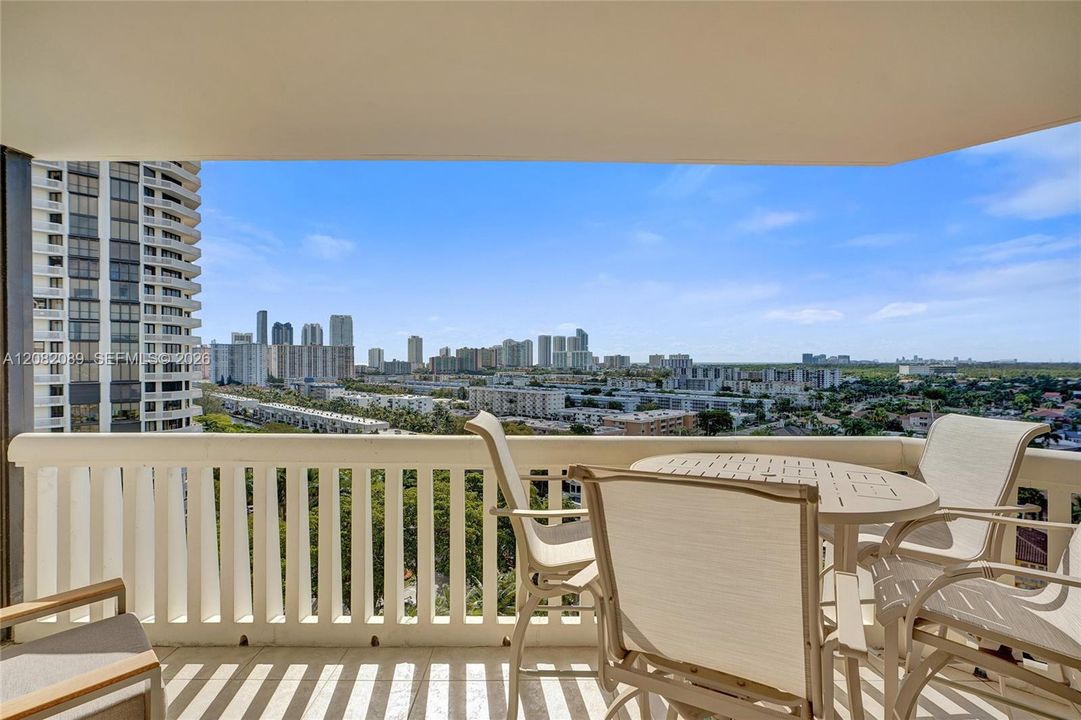 En Renta: $6,999 (3 camas, 3 baños, 1840 Pies cuadrados)