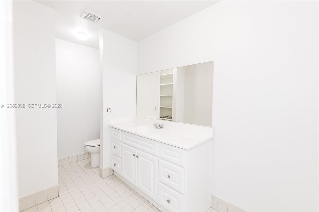 For Rent: $1,600 (1 beds, 1 baths, 600 Square Feet)
