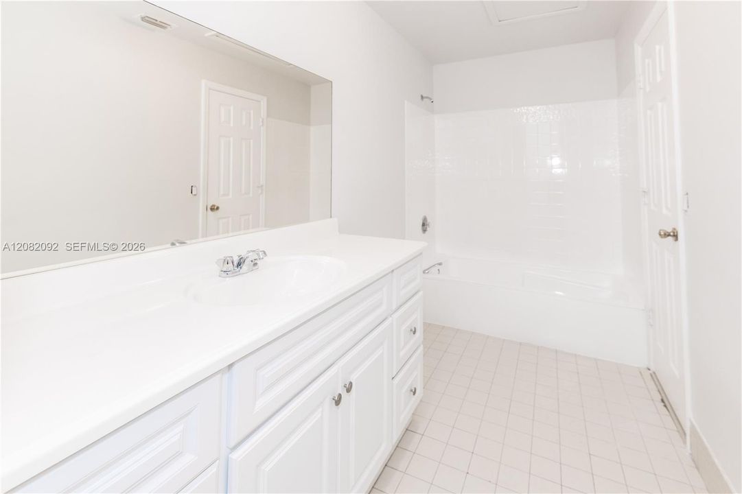 For Rent: $1,600 (1 beds, 1 baths, 600 Square Feet)