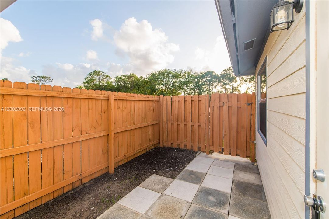 For Rent: $1,600 (1 beds, 1 baths, 600 Square Feet)