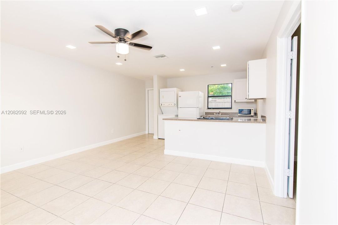 For Rent: $1,600 (1 beds, 1 baths, 600 Square Feet)