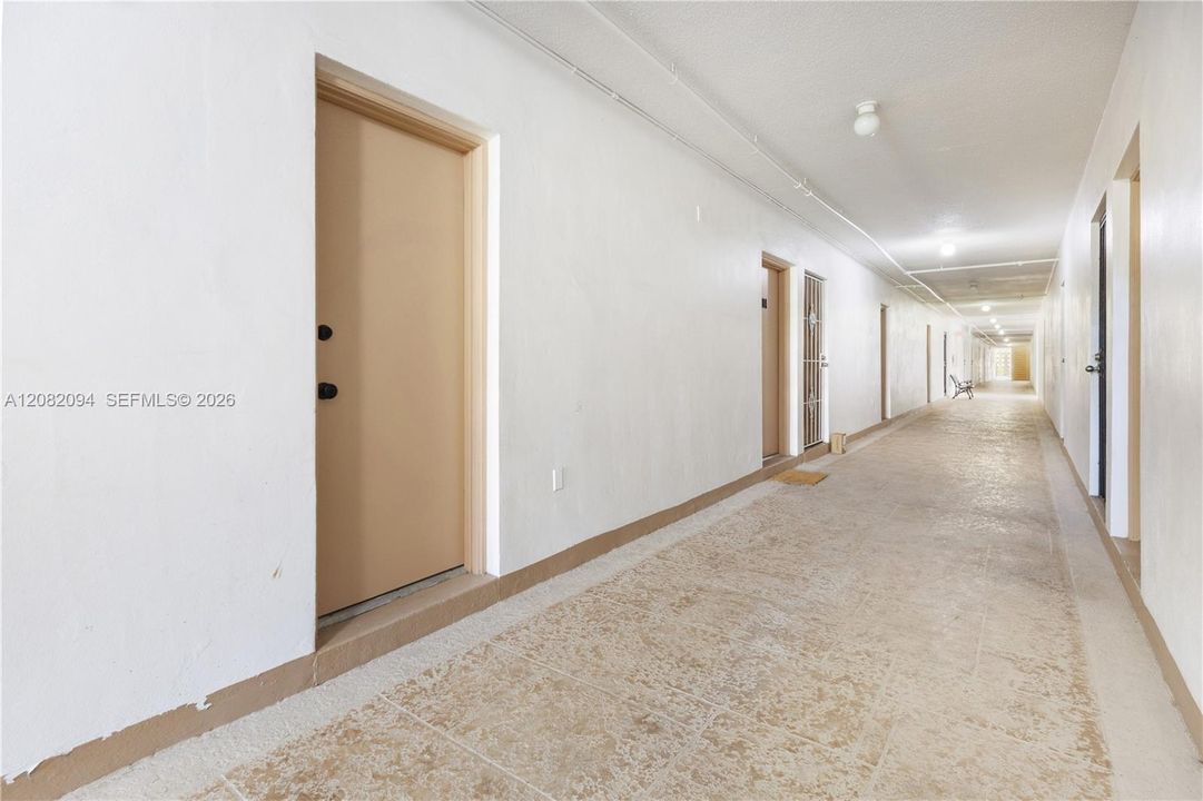 На продажу: $199,000 (1 спален, 1 ванн, 600 Квадратных фут)
