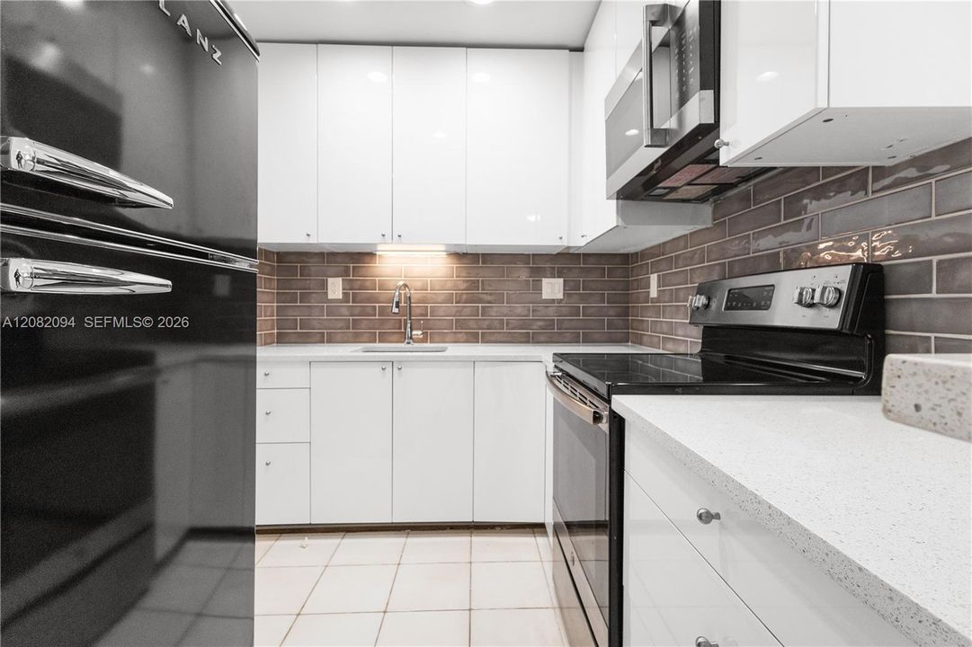 На продажу: $199,000 (1 спален, 1 ванн, 600 Квадратных фут)
