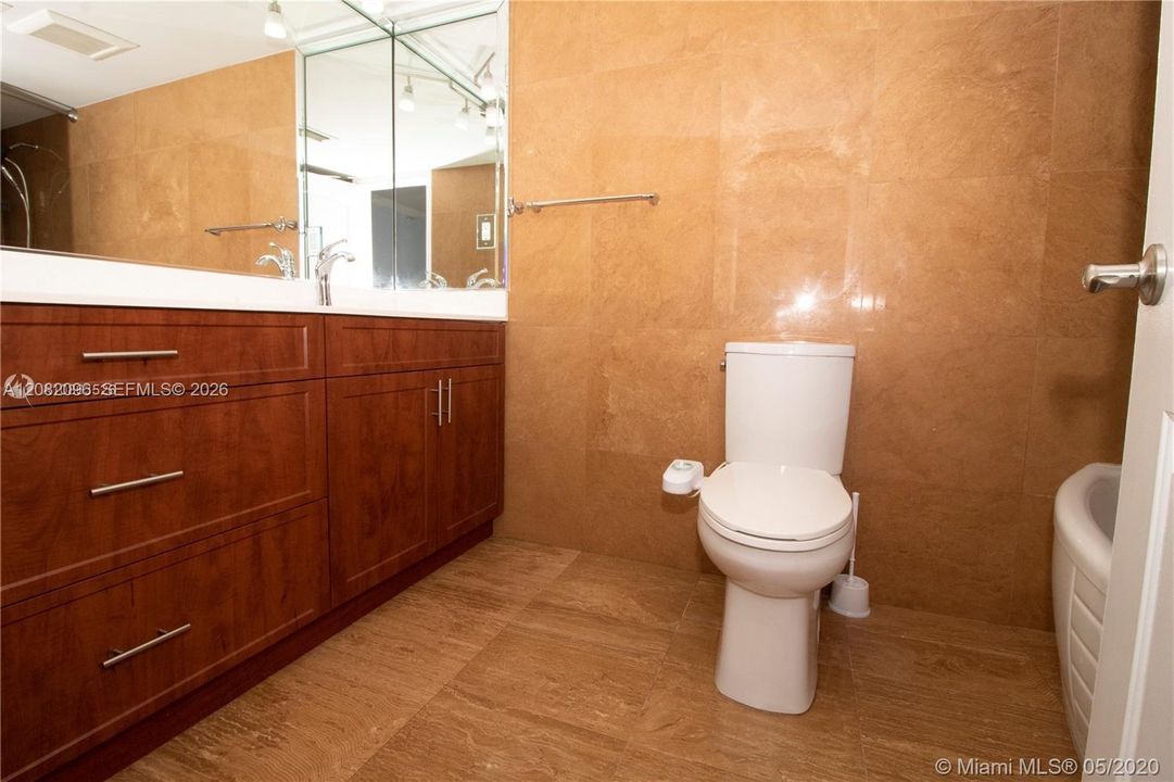 出租: $2,900 (3 贝兹, 2 浴室, 1715 平方英尺)