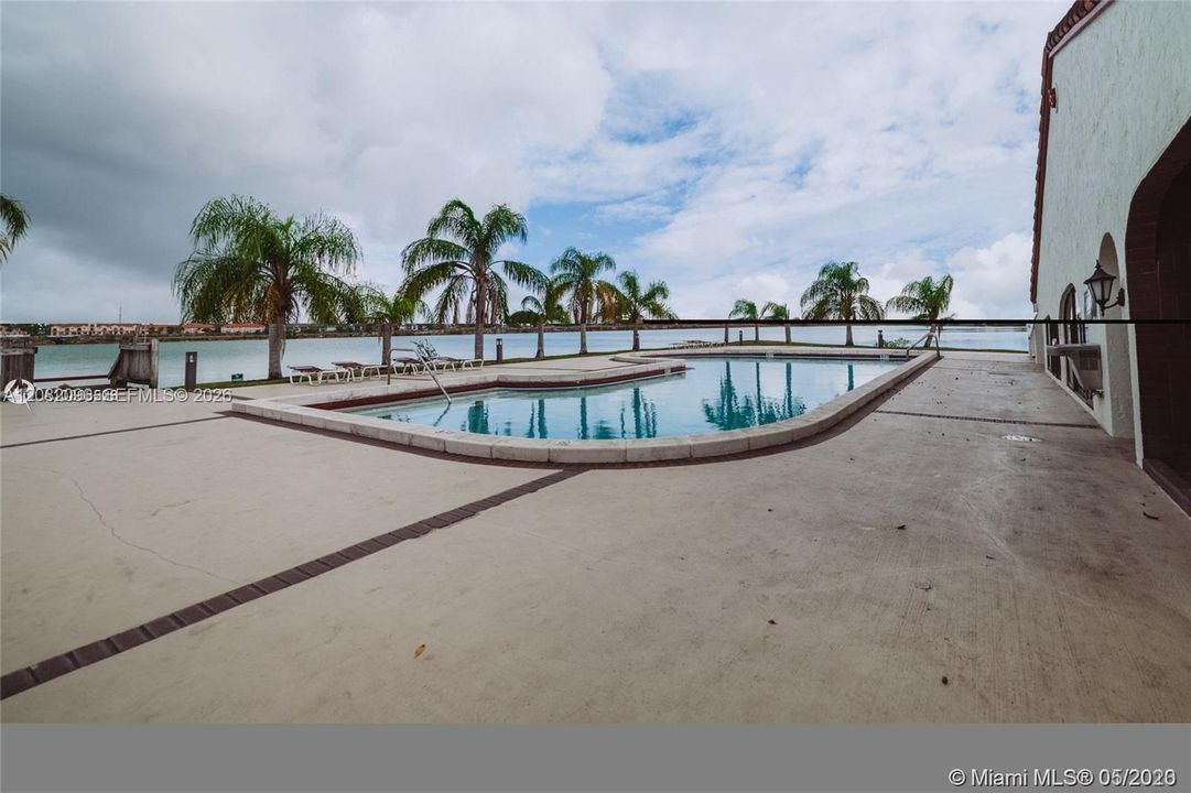 出租: $2,900 (3 贝兹, 2 浴室, 1715 平方英尺)