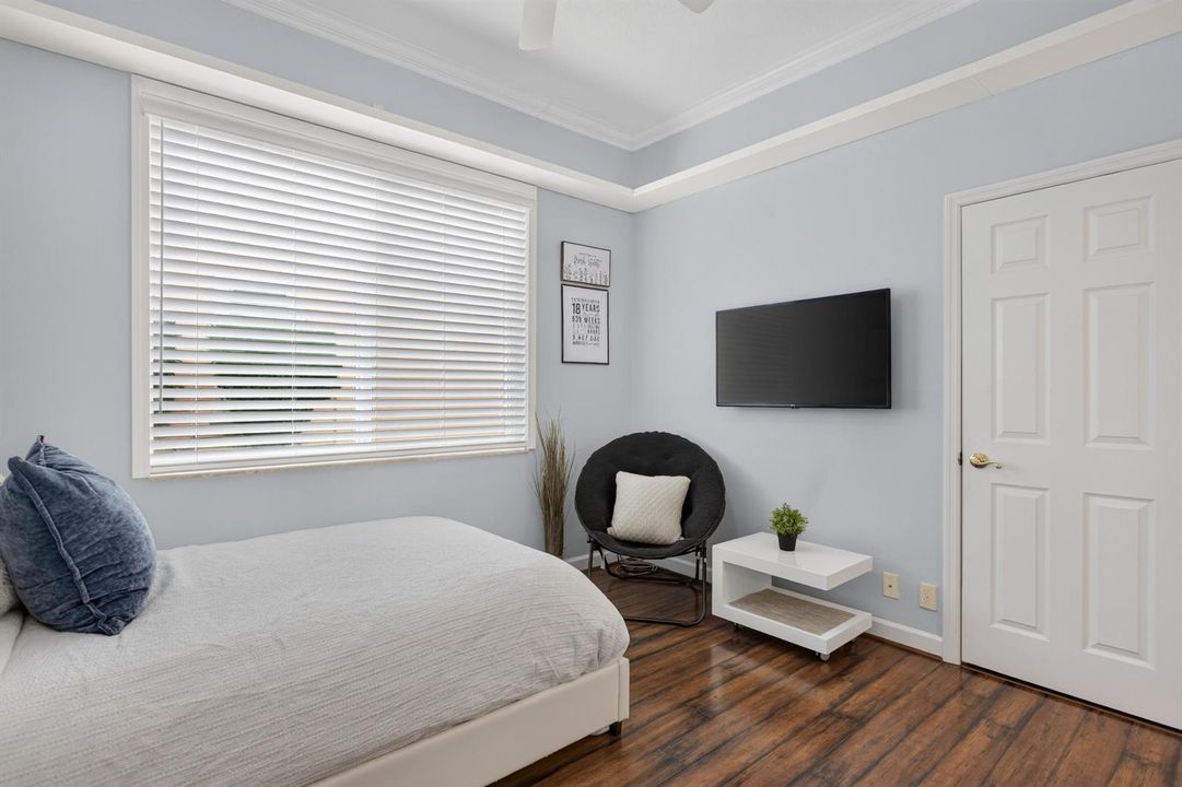 S room copy
