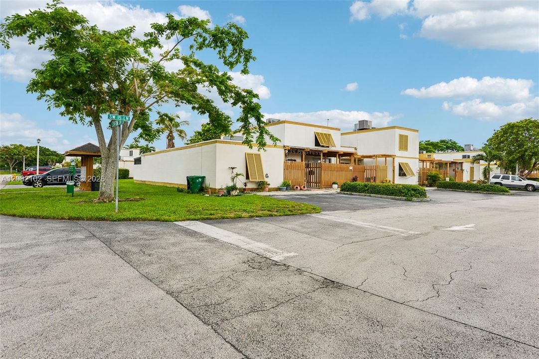 For Sale: $515,000 (2 beds, 2 baths, 1458 Square Feet)