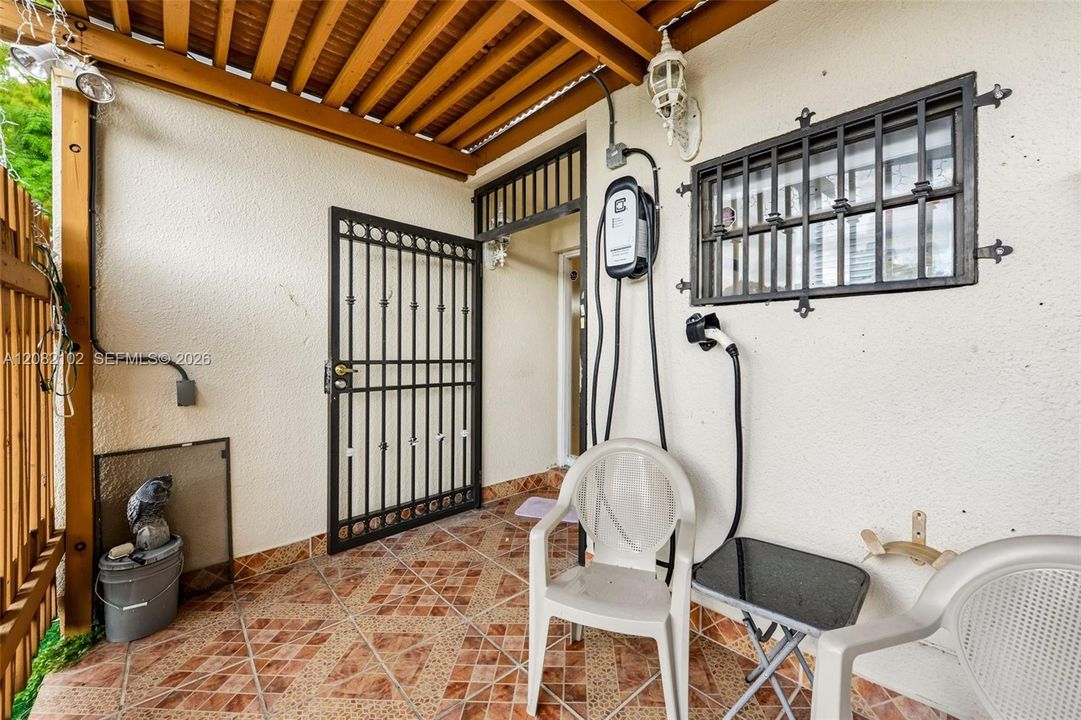 For Sale: $515,000 (2 beds, 2 baths, 1458 Square Feet)