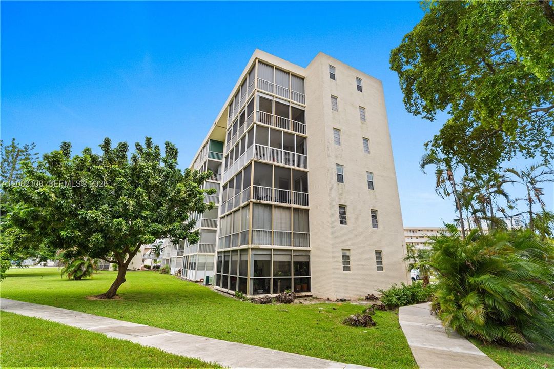 В аренду: $1,700 (1 спален, 1 ванн, 768 Квадратных фут)