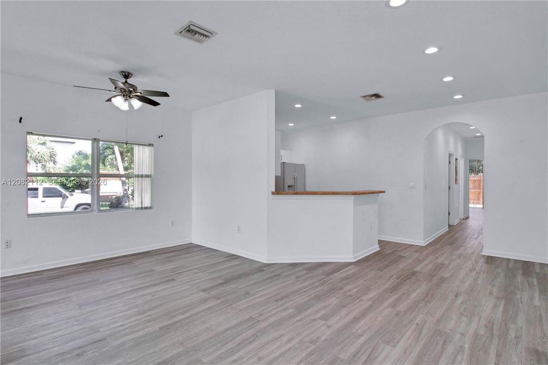 For Rent: $2,500 (2 beds, 2 baths, 1225 Square Feet)