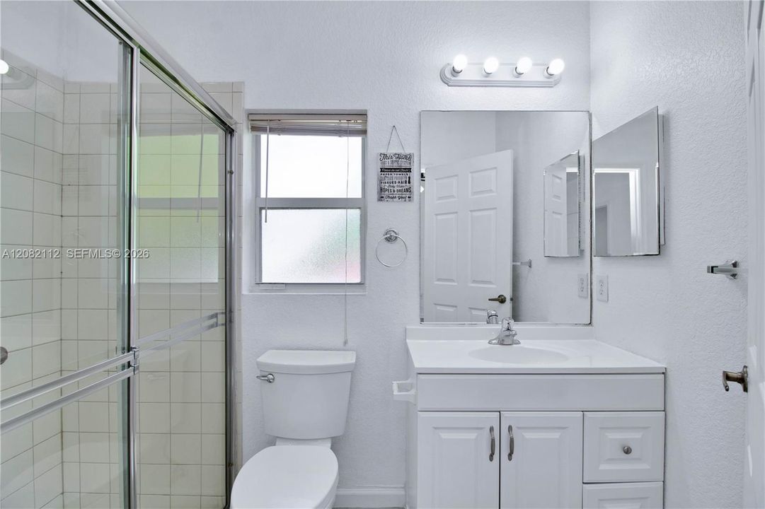 For Rent: $2,500 (2 beds, 2 baths, 1225 Square Feet)