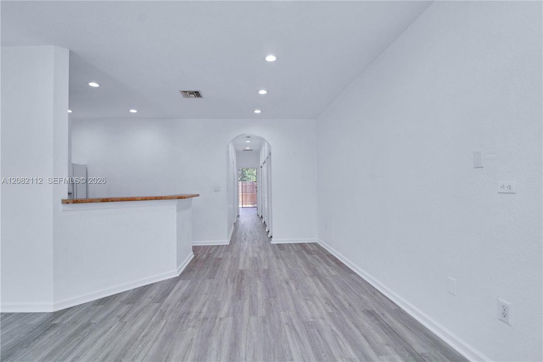 For Rent: $2,500 (2 beds, 2 baths, 1225 Square Feet)