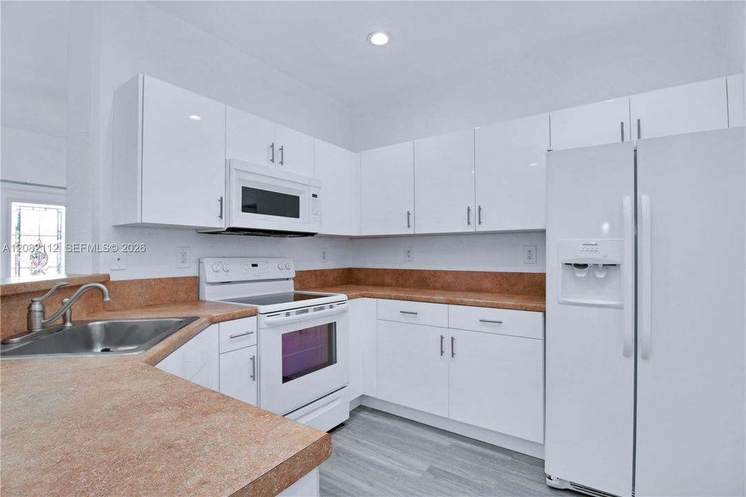 For Rent: $2,500 (2 beds, 2 baths, 1225 Square Feet)