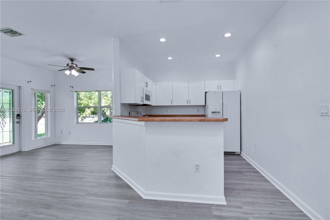 For Rent: $2,500 (2 beds, 2 baths, 1225 Square Feet)