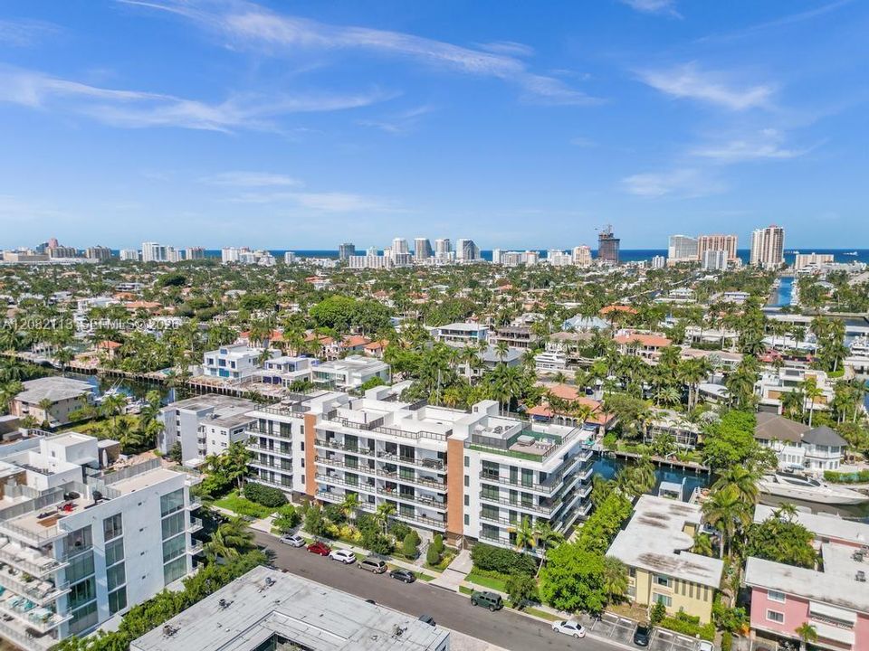 На продажу: $2,750,000 (3 спален, 3 ванн, 2590 Квадратных фут)