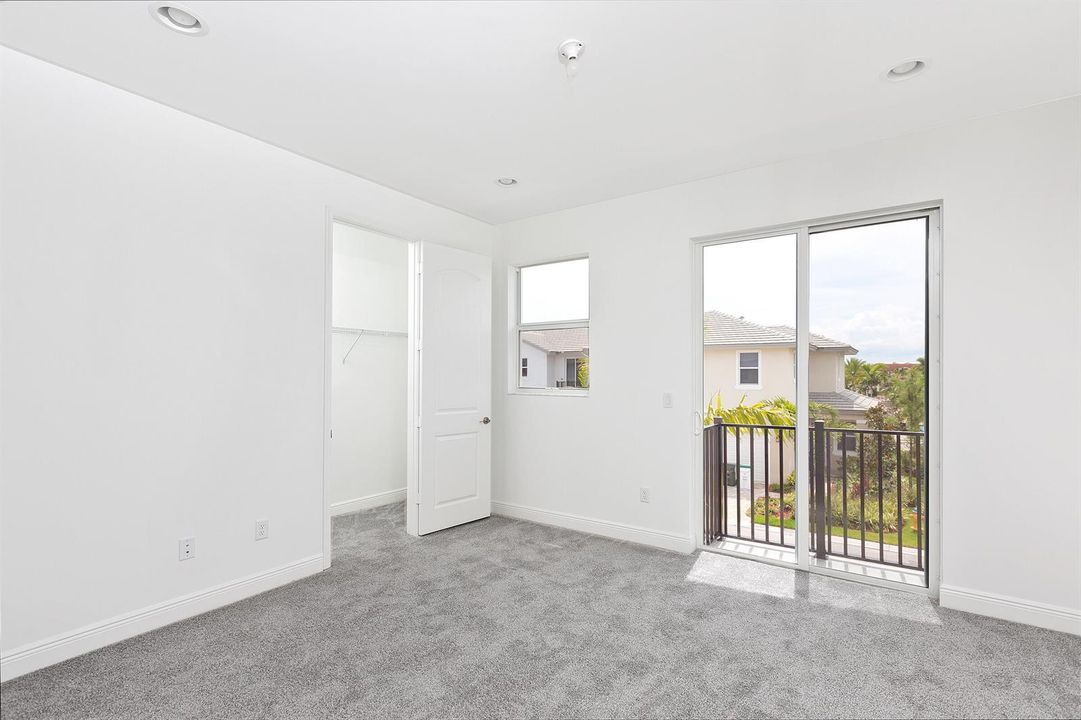 18A_Masterbedroom_1