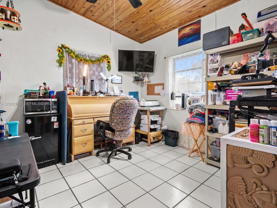 En Venta: $542,000 (4 camas, 2 baños, 1764 Pies cuadrados)