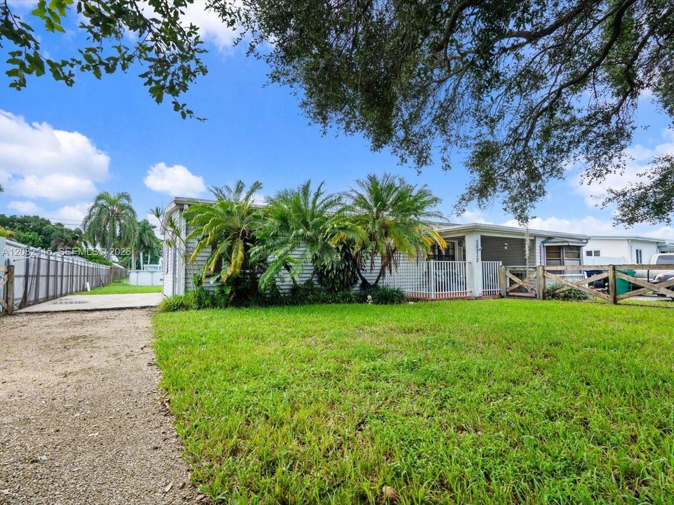 En Venta: $542,000 (4 camas, 2 baños, 1764 Pies cuadrados)