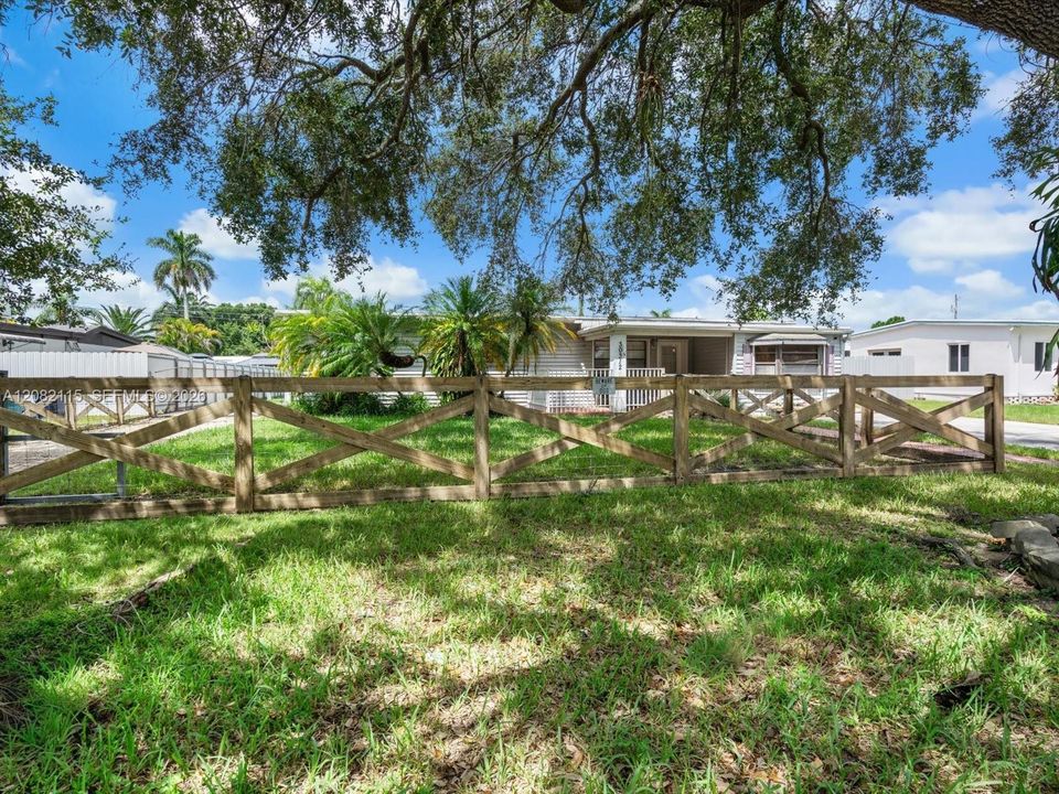 En Venta: $542,000 (4 camas, 2 baños, 1764 Pies cuadrados)
