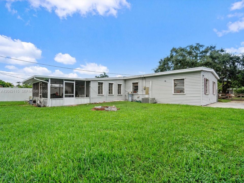 En Venta: $542,000 (4 camas, 2 baños, 1764 Pies cuadrados)