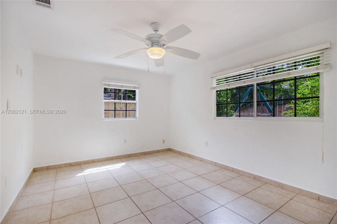 For Sale: $3,300,000 (3 beds, 2 baths, 1554 Square Feet)