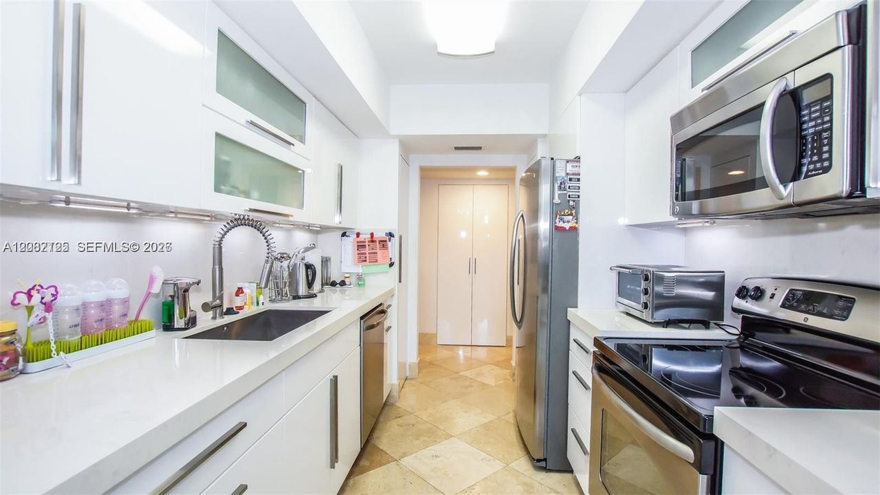 На продажу: $730,000 (2 спален, 2 ванн, 1696 Квадратных фут)