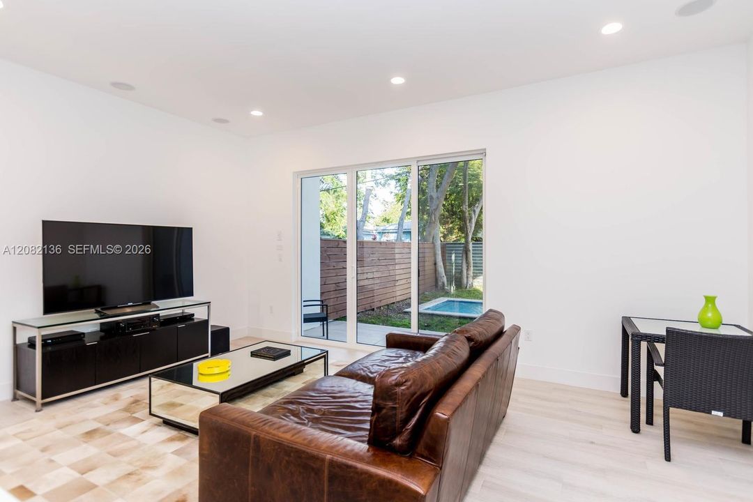 For Rent: $6,950 (3 beds, 3 baths, 1830 Square Feet)