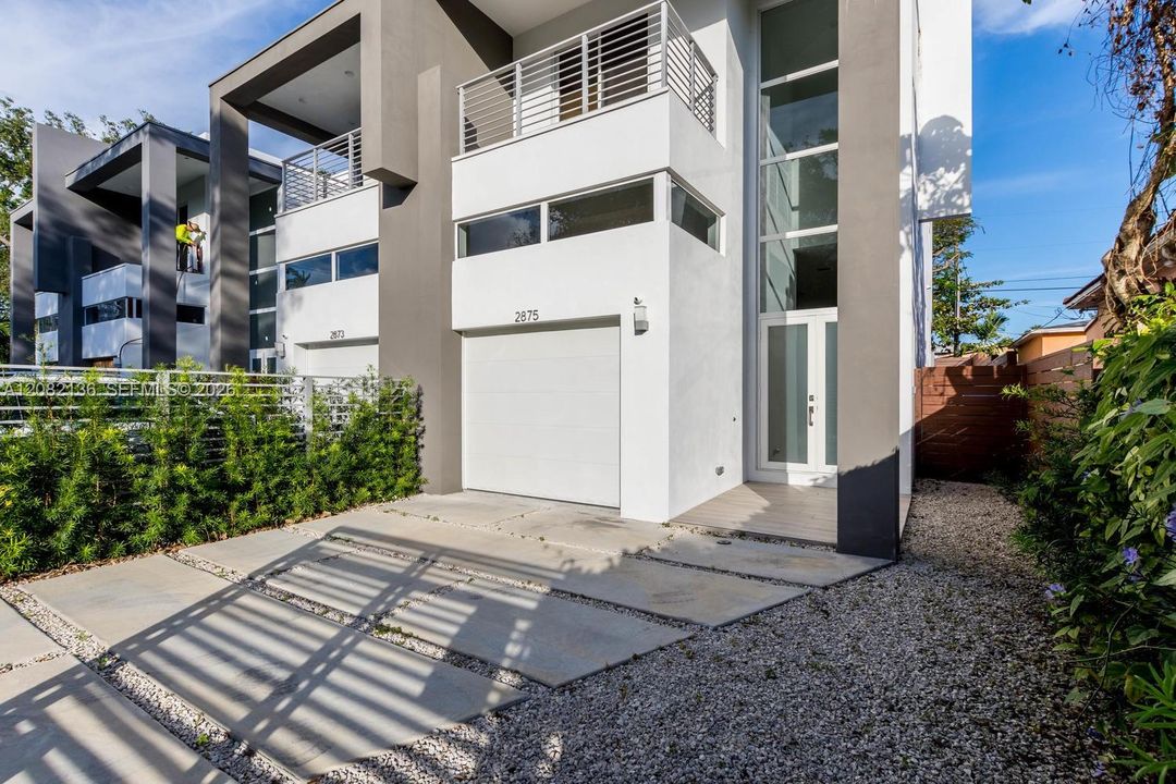 For Rent: $6,950 (3 beds, 3 baths, 1830 Square Feet)