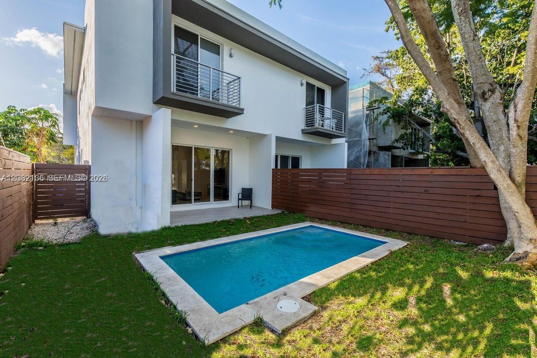 For Rent: $6,950 (3 beds, 3 baths, 1830 Square Feet)