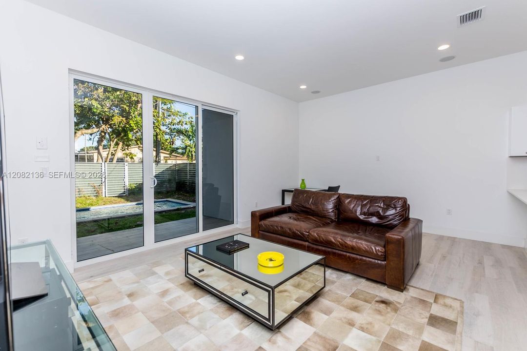 For Rent: $6,950 (3 beds, 3 baths, 1830 Square Feet)