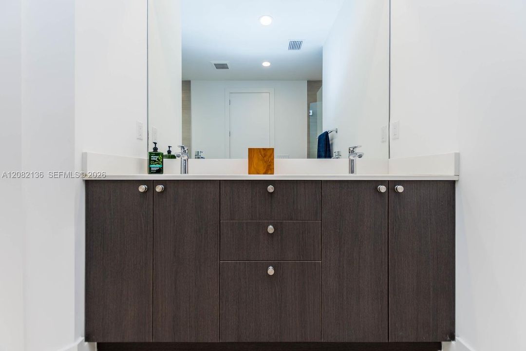 For Rent: $6,950 (3 beds, 3 baths, 1830 Square Feet)