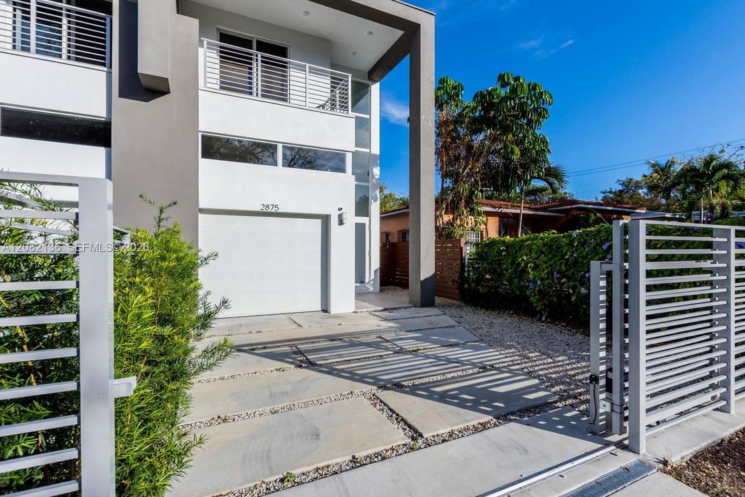 For Rent: $6,950 (3 beds, 3 baths, 1830 Square Feet)
