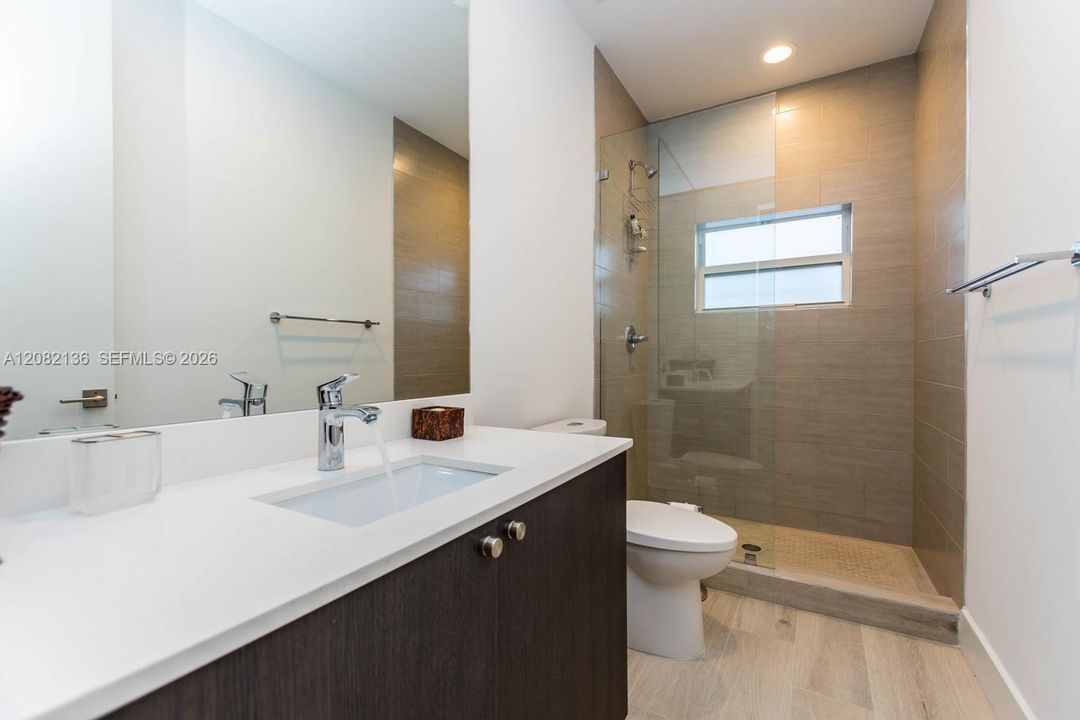 For Rent: $6,950 (3 beds, 3 baths, 1830 Square Feet)