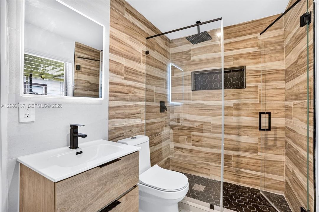 For Sale: $825,000 (3 beds, 3 baths, 1872 Square Feet)