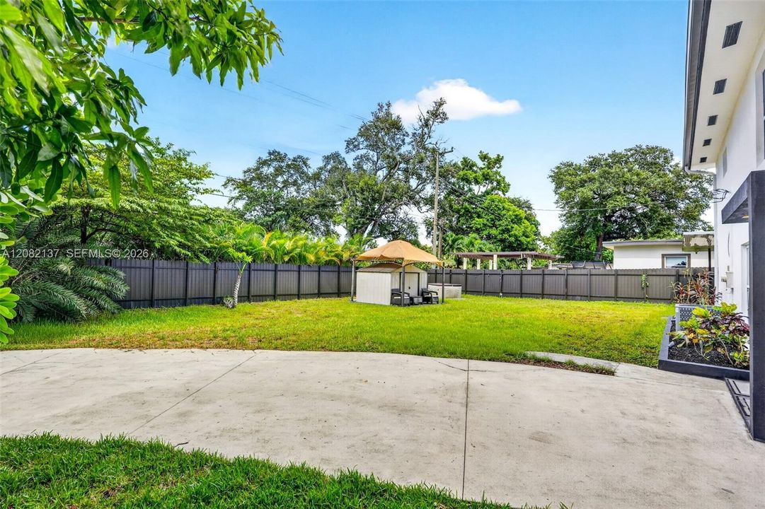 For Sale: $825,000 (3 beds, 3 baths, 1872 Square Feet)