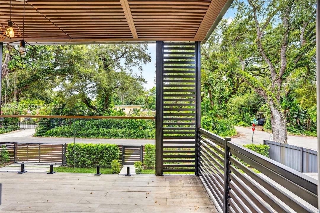 For Sale: $825,000 (3 beds, 3 baths, 1872 Square Feet)