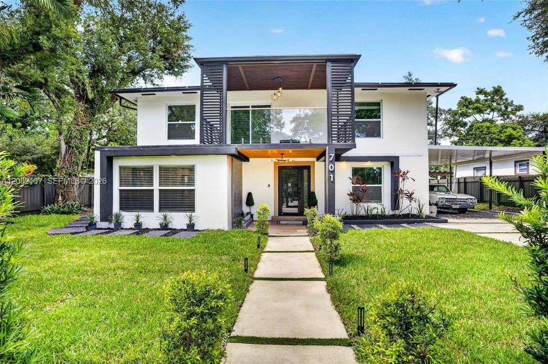 For Sale: $825,000 (3 beds, 3 baths, 1872 Square Feet)