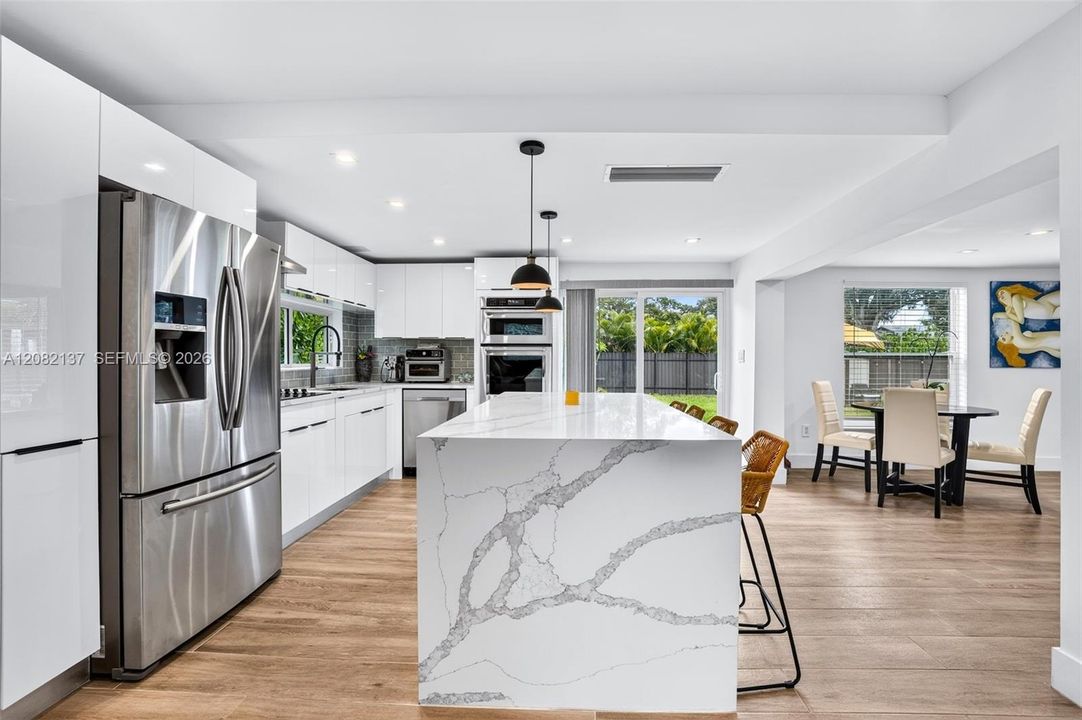 For Sale: $825,000 (3 beds, 3 baths, 1872 Square Feet)